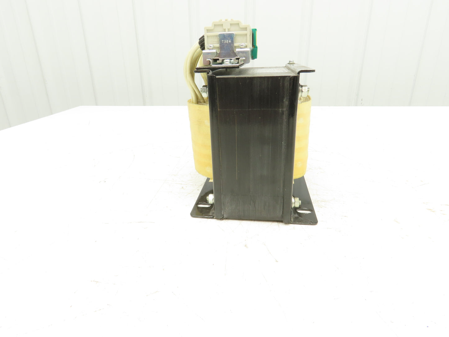 Kasuga DVS840UTE1500 Step-Down Power Transformer 840VA 1Ph Pri 240V Sec 120V