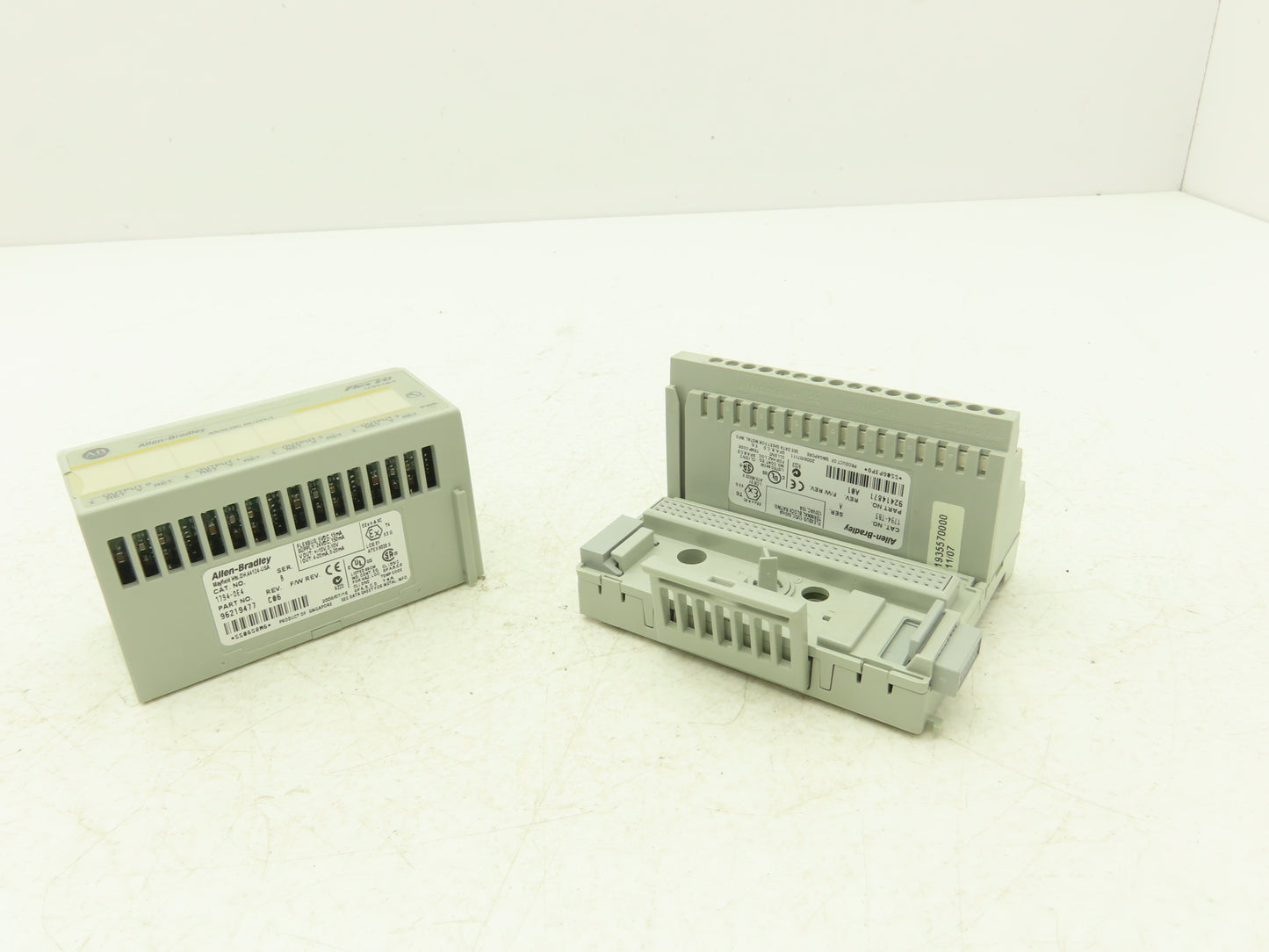 Allen Bradley 1794-OE4 Flex I/O Analog Output Module 1794-TB3 Terminal Block