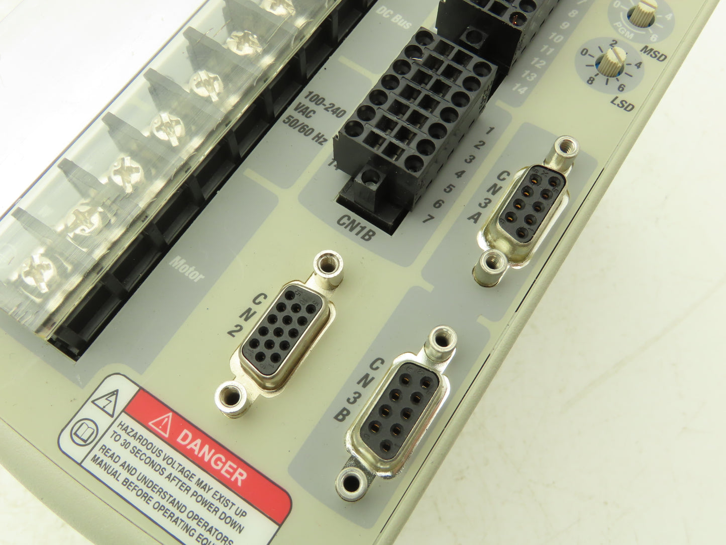 Allen Bradley Ultra 5000 2098IPD010 Intelligent Positioning Drive 120/240VAC 1Ph