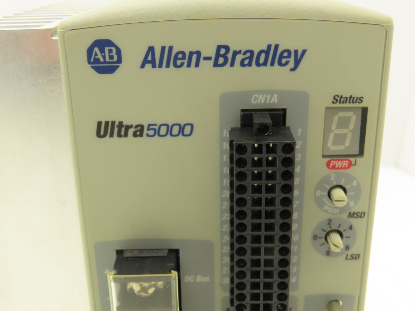 Allen Bradley Ultra 5000 2098IPD010 Intelligent Positioning Drive 120/240VAC 1Ph