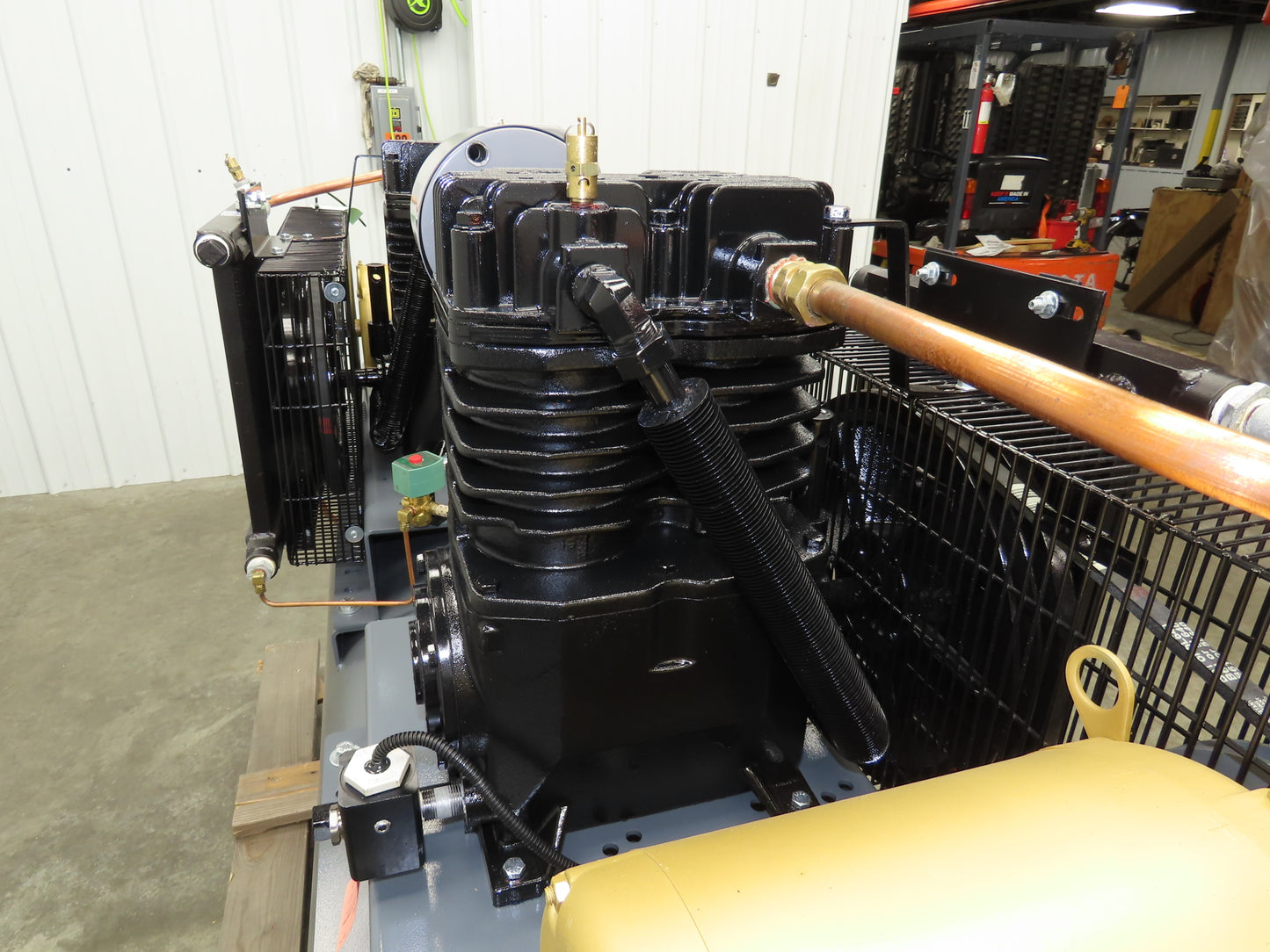 Atlas Copco CR7.5 Reciprocating Duplex Air Compressor 51CFM 7.5HP 3Ph 120 Gal