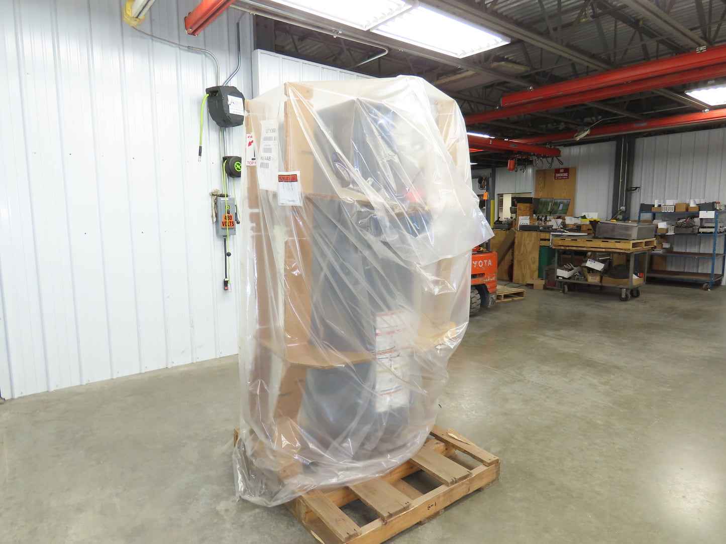 Atlas Copco CR5 Reciprocating Air Compressor 17.4CFM 5HP 460V 3Ph 80 Gal