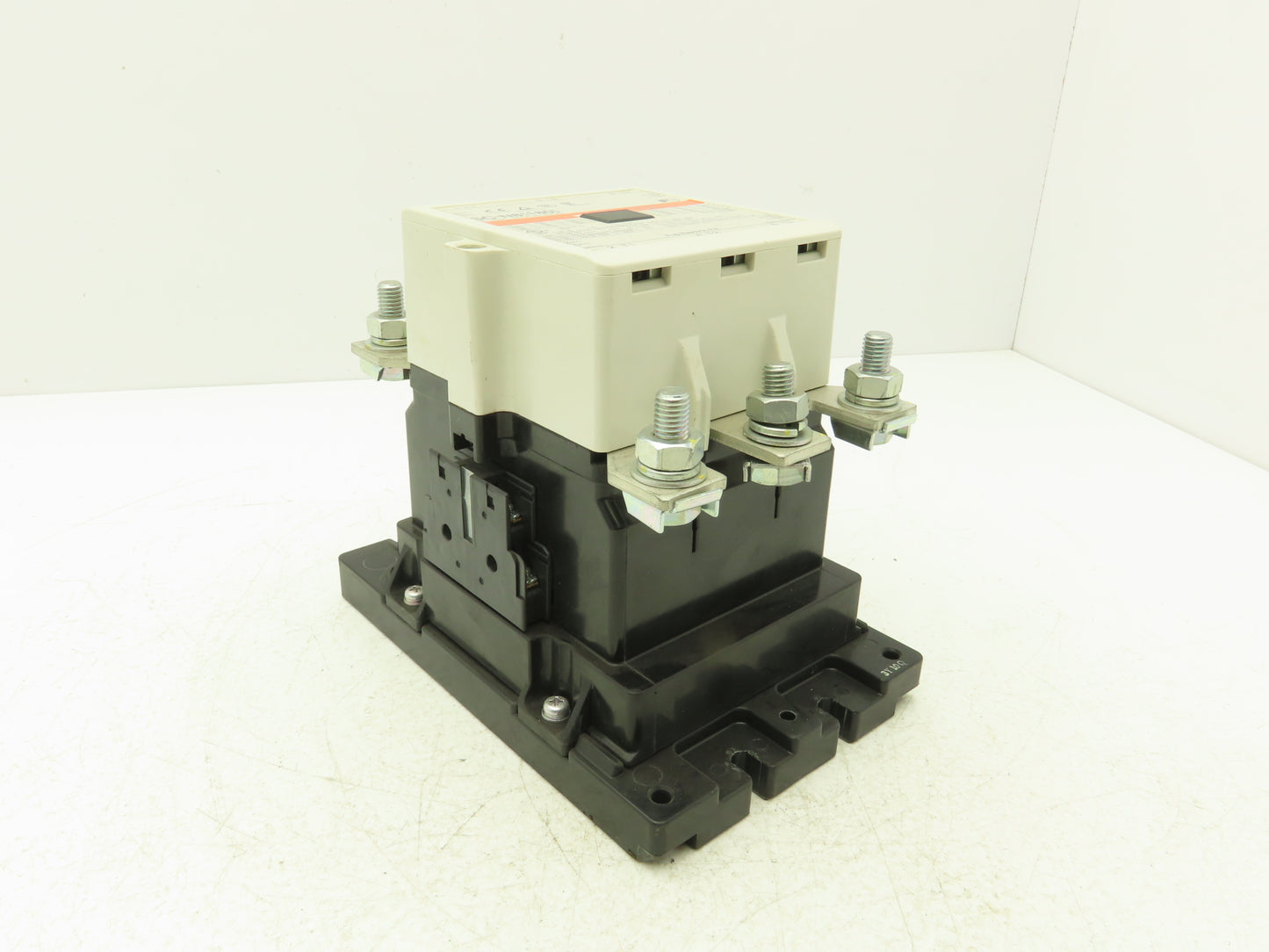 Fuji SC-N8 (180) Motor Starter Contactor 3-Pole 150Hp 180A 600V 120V Coil AC/DC