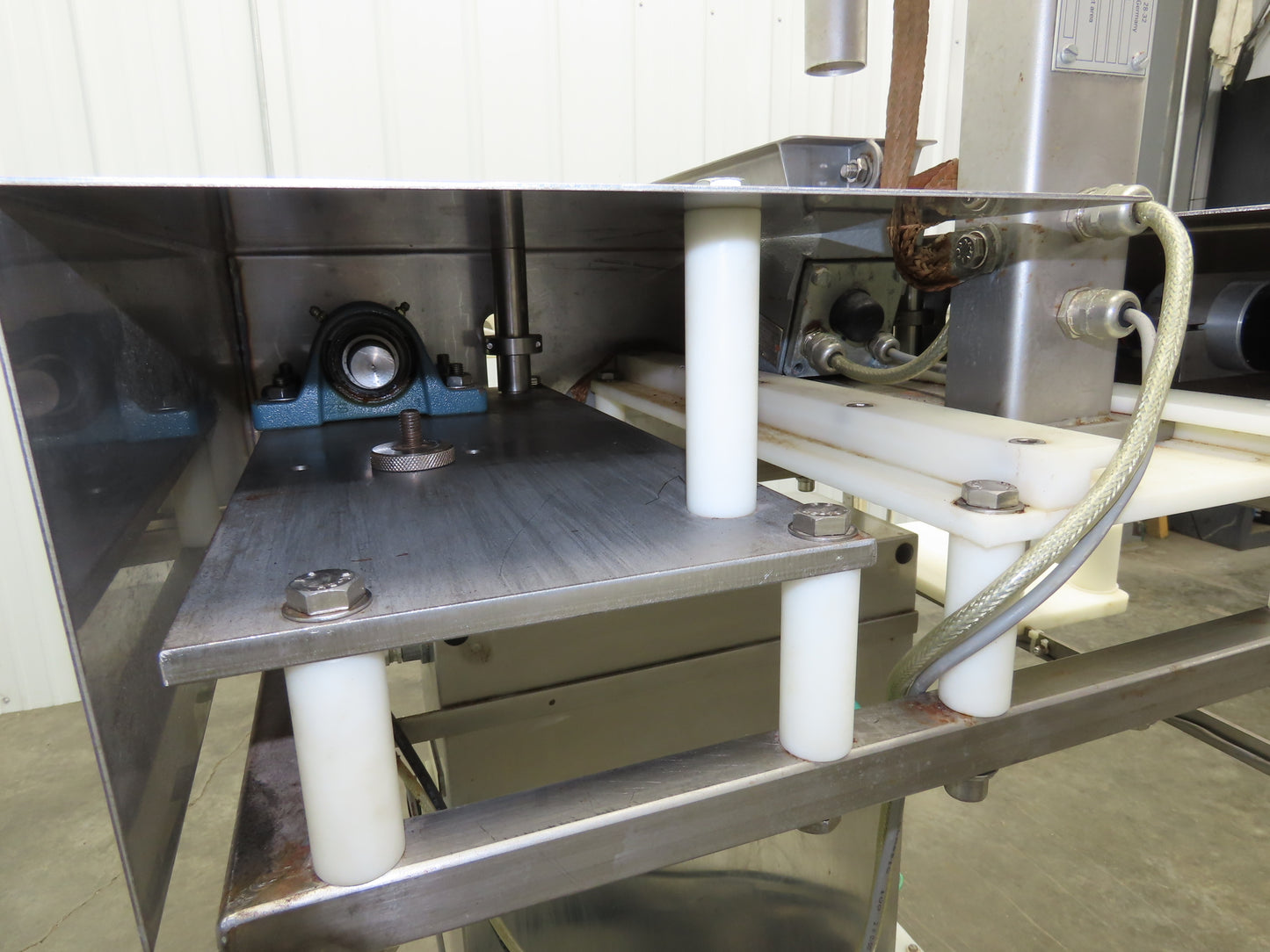 Jost FDLT 60/-35x400 Vibratory Hopper Dosing Feeder Discharge Conveyor Cart 115V