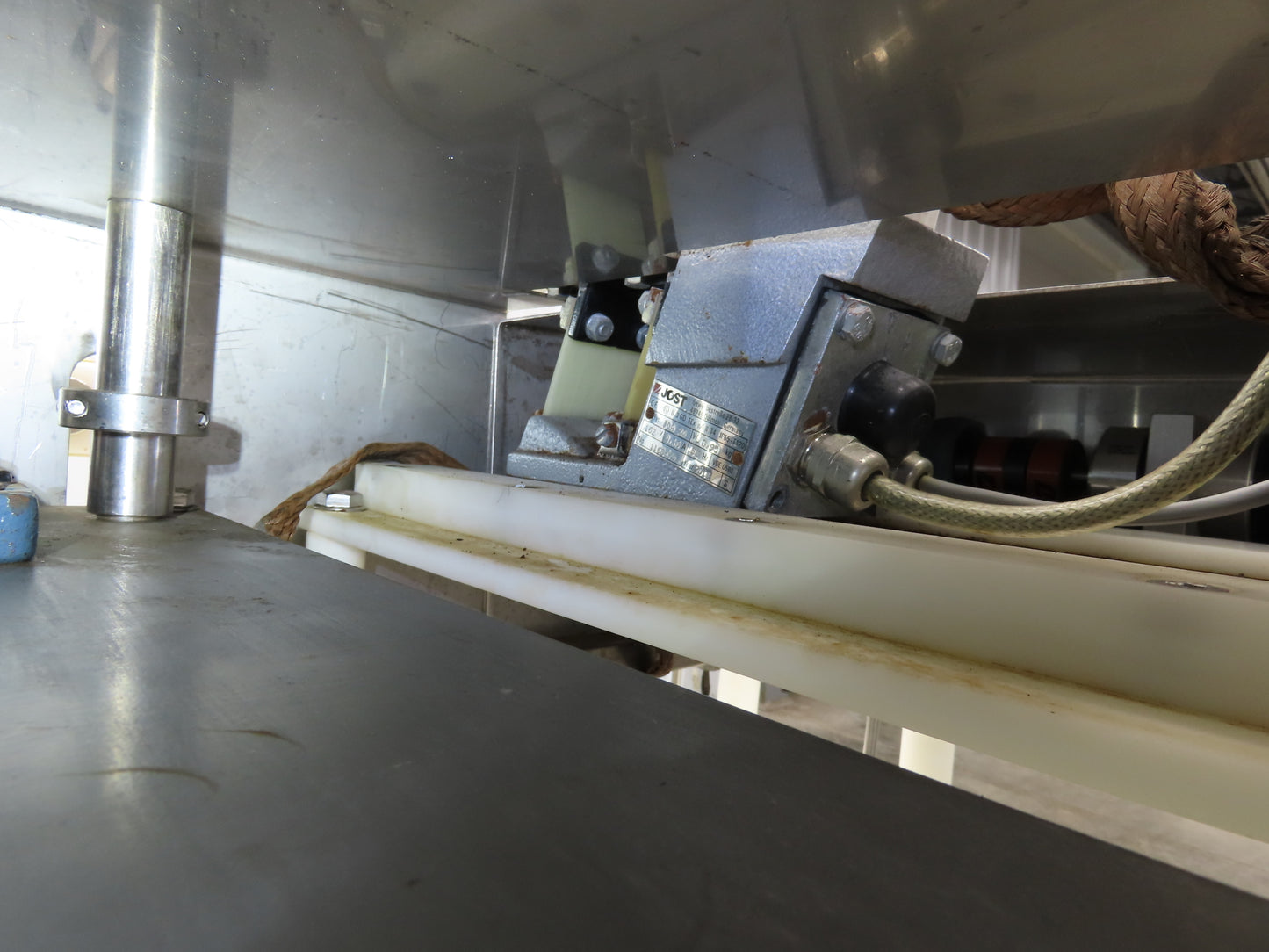 Jost FDLT 60/-35x400 Vibratory Hopper Dosing Feeder Discharge Conveyor Cart 115V