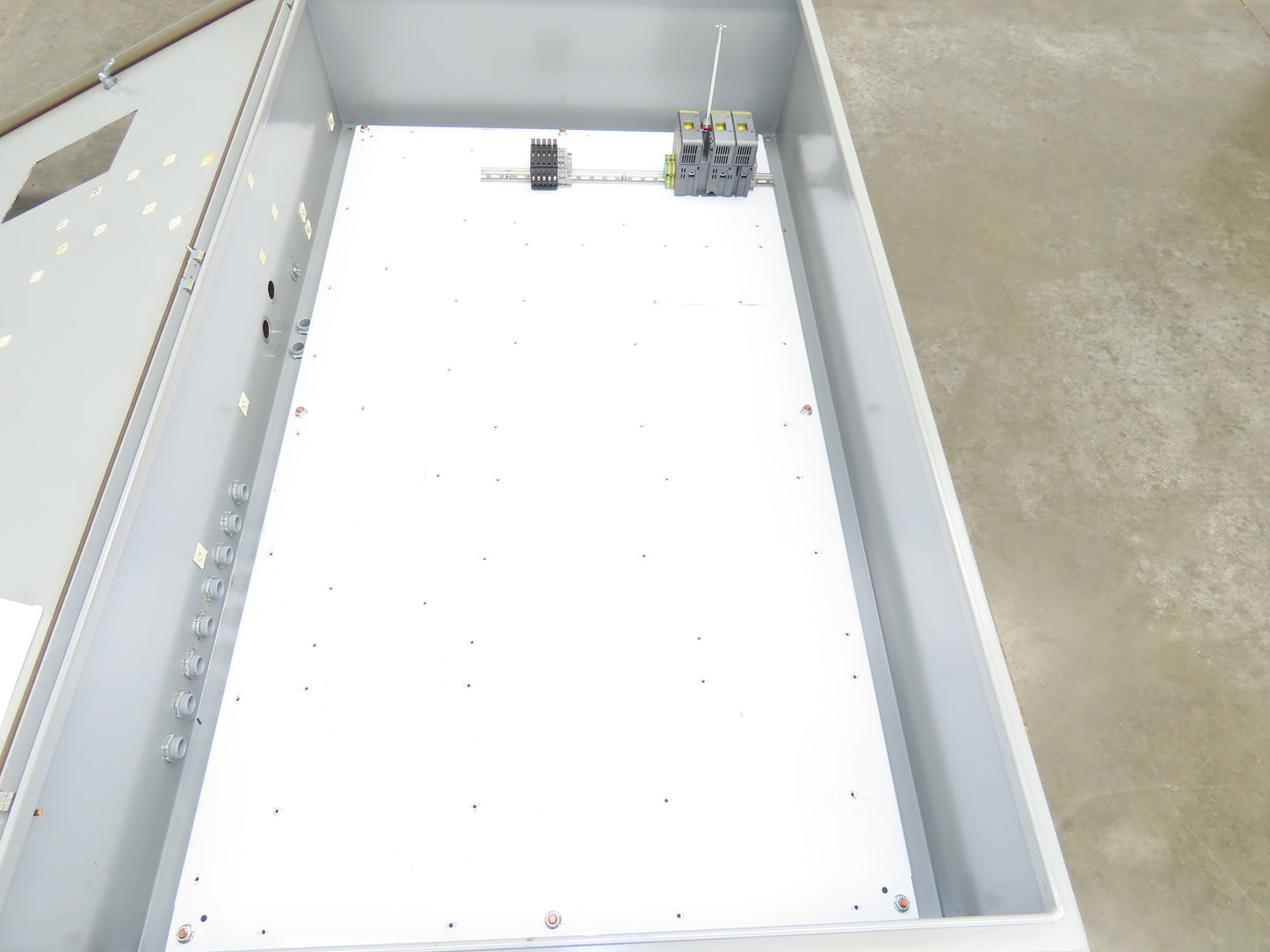Saginaw SCE-60EL3612LP Electrical Enclosure 60x36x12" Disconnect Wall Mount JIC