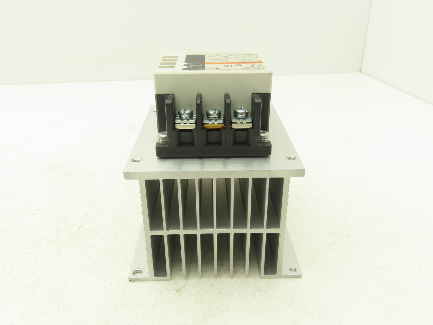 Fuji Electric SS502E-3Z-D3 Solid State Contactor Relay 240vac 3 Pole 50/60Hz .5A