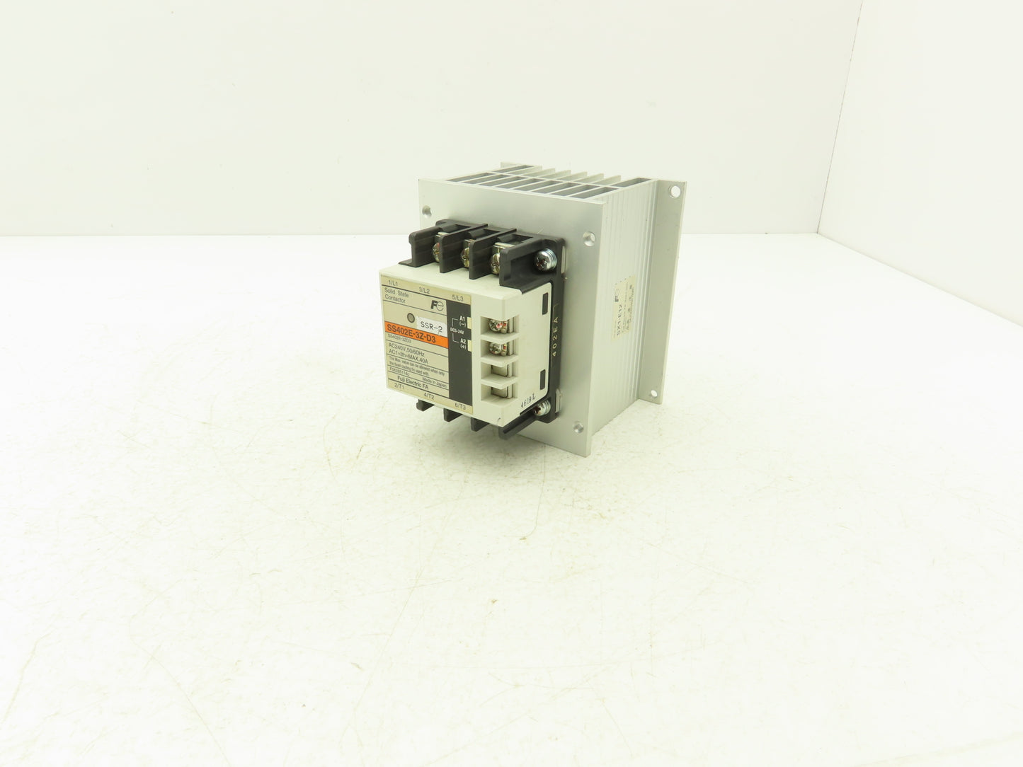Fuji Electric SS402E-3Z-D3 Solid State Contactor Relay 240vac 50/60Hz .4A 3 Pole