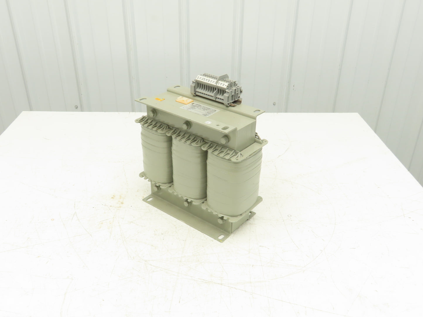 Isoltra 3 Phase Transformer 3.29kVA 580V ±5% Primary 400V Secondary 3UI150/65