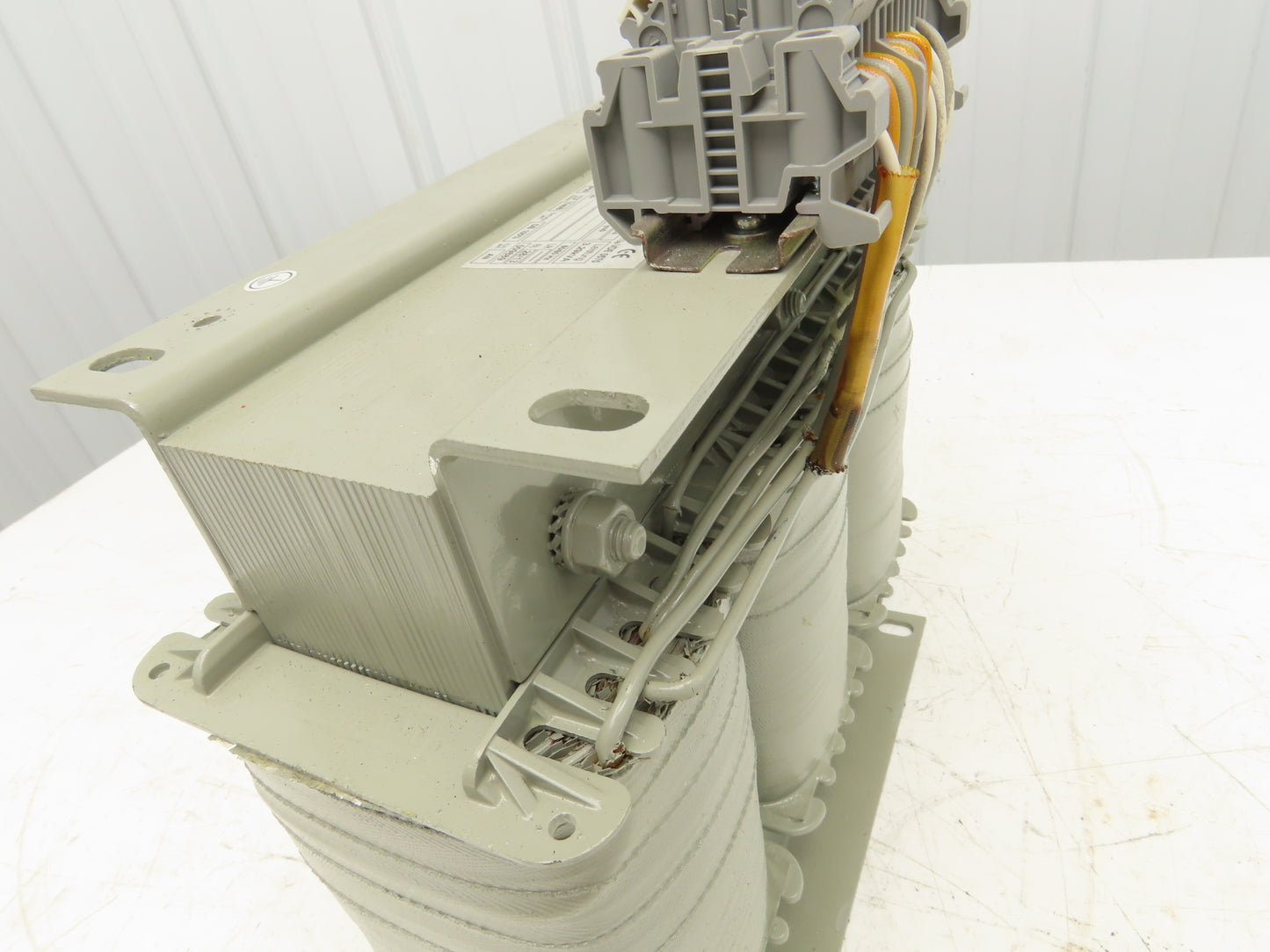 Isoltra 3 Phase Transformer 3.29kVA 580V ±5% Primary 400V Secondary 3UI150/65