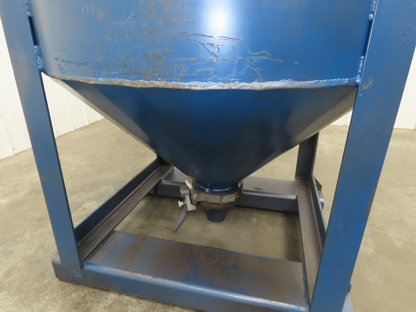 Hutco 43" Portable Steel Bulk Material Bin Gravity Hopper 28 Cu-Ft Fork Pockets