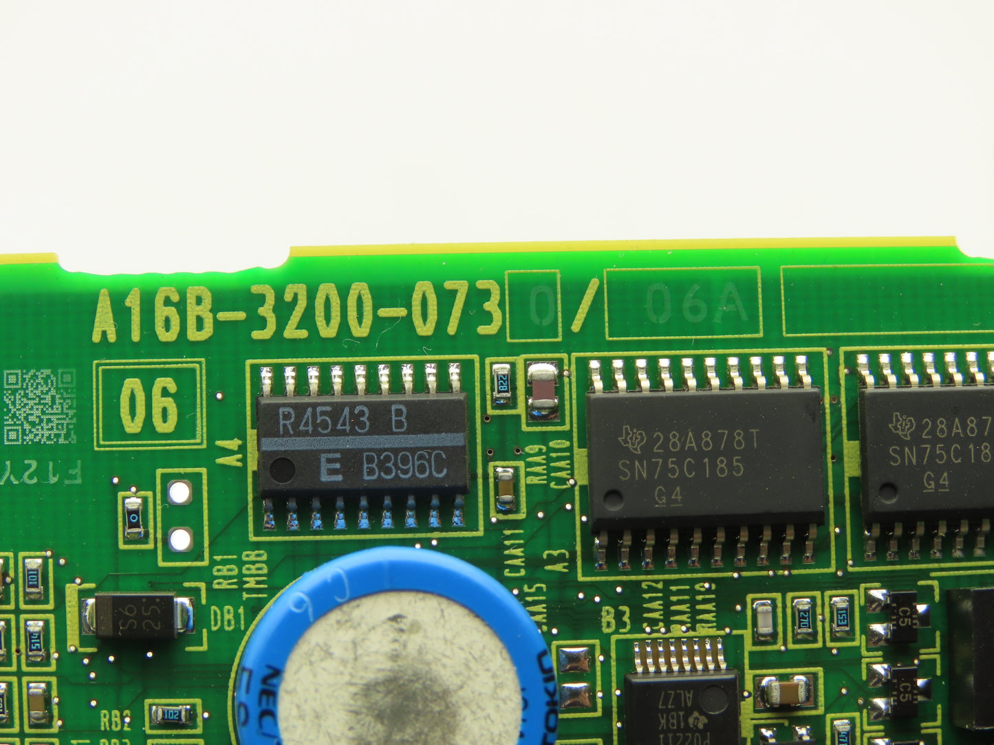 Fanuc A16B-3200-0730/06A Printed Circuit Board PCB Main Control Module Slot Rack