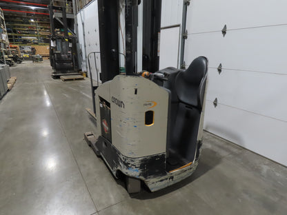 Crown Narrow Aisle Reach Truck Forklift Stand On 36V 3500lbs 5746.2h 25' Lift