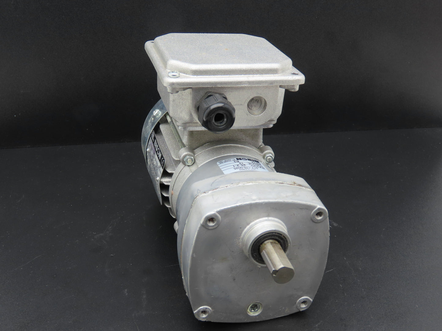 Bison 017-175-0025 Offset Parallel Gearmotor 0.08Hp 230VAC 25.2:1 Ratio 63rpm