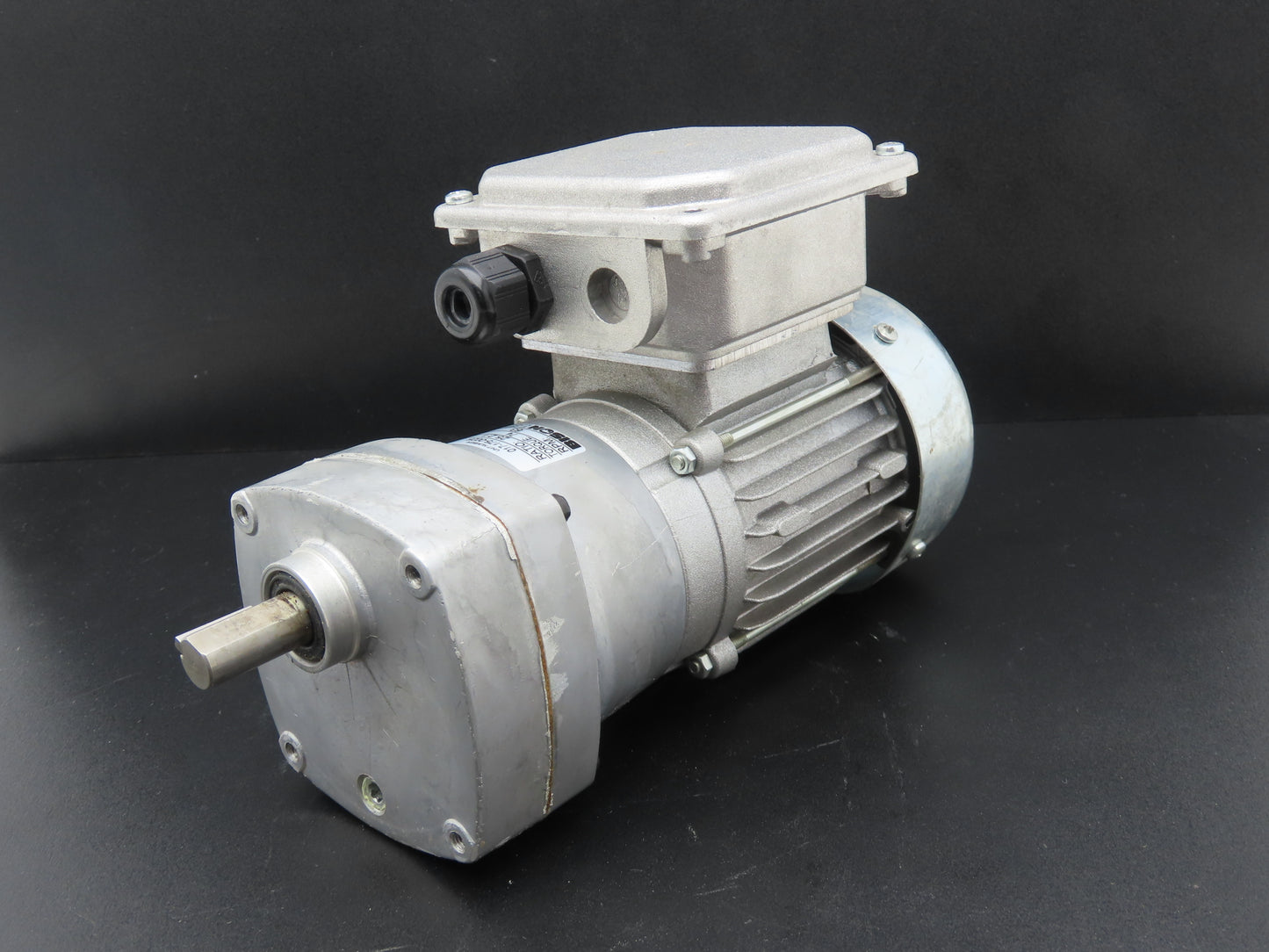 Bison 017-175-0025 Offset Parallel Gearmotor 0.08Hp 230VAC 25.2:1 Ratio 63rpm