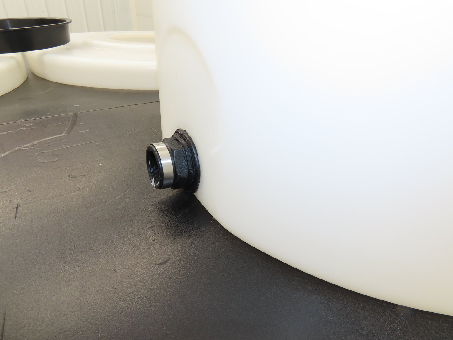 HDPE Polyethylene Plastic Water Mix Tank with Lid & Drain 40/80 Liter  Lot of 2