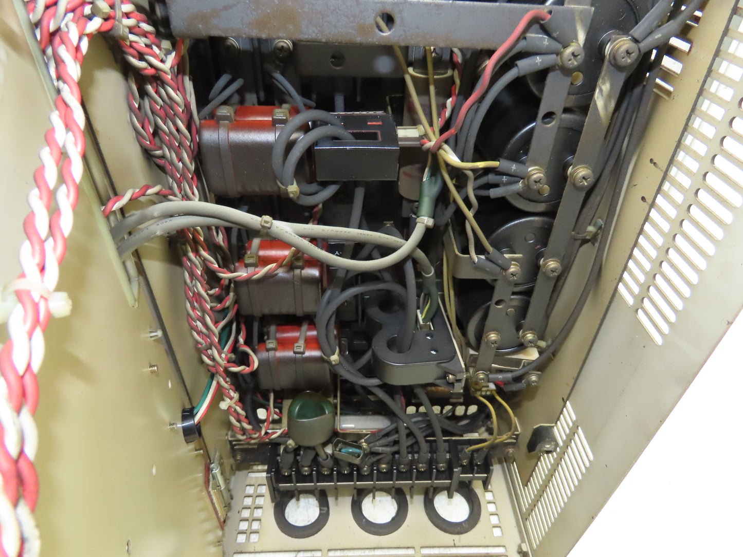 Magnetek CIMR-G3U4015 Impulse G+ Crane Controls 20Hp Inverter VFD Drive 380-460V