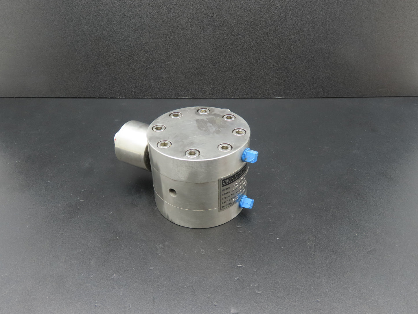 Sensotec A-5/741-15A5D Pressure Transducer 500PSID 10VDC Input 2.0 MV/V Output