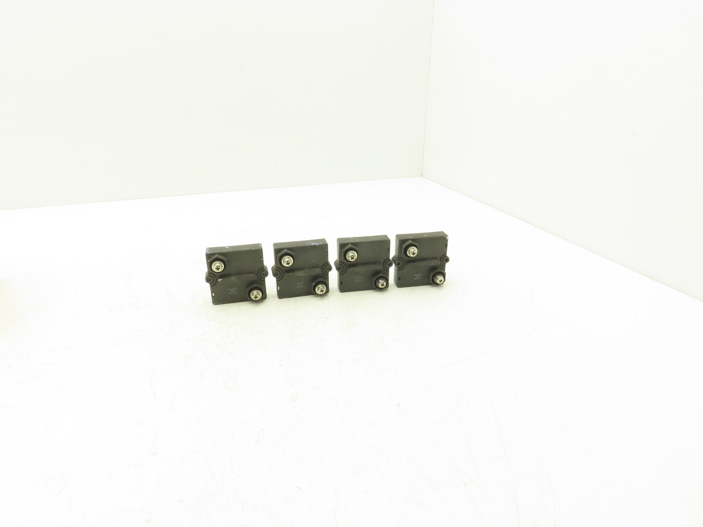 FPA/600 Thick Film Resistor 600W Resistance Range R5 to 1M Lot of 4