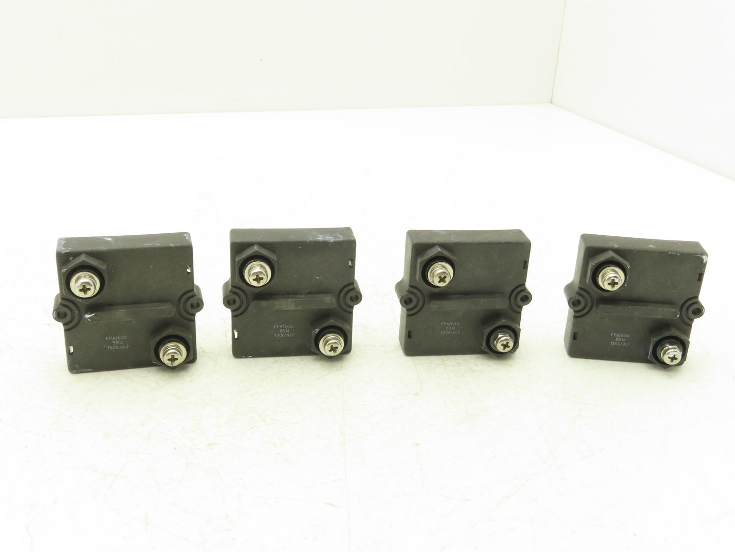 FPA/600 Thick Film Resistor 600W Resistance Range R5 to 1M Lot of 4