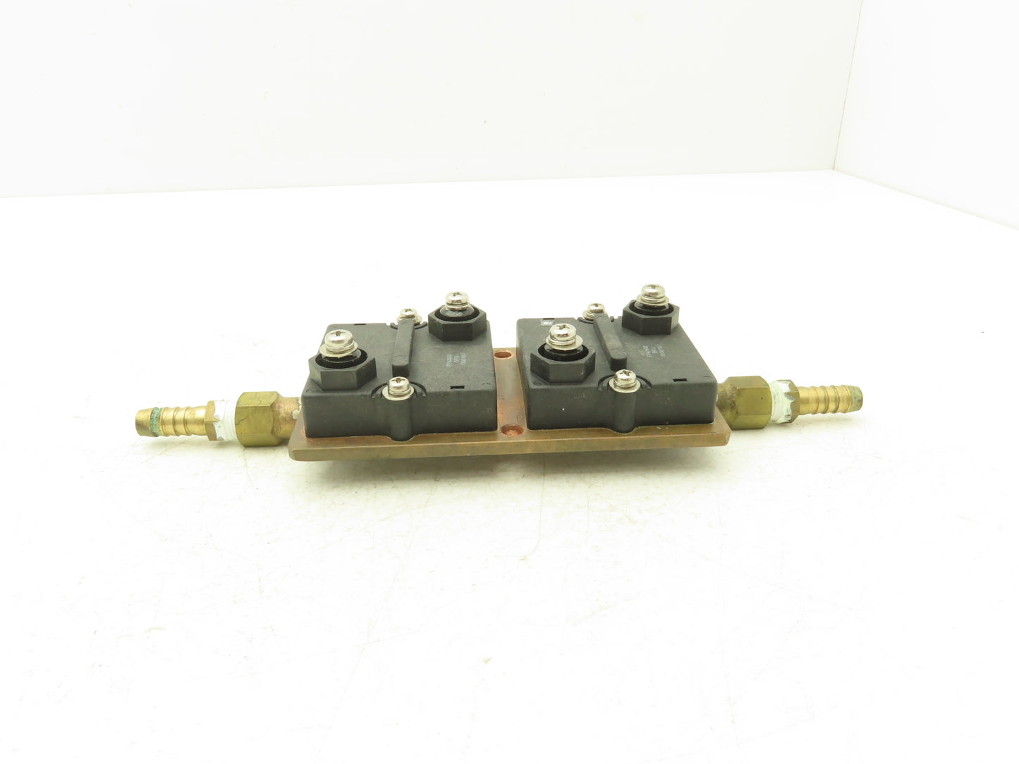 FPA/600 5R1J Copper Water Block W 2 Thick Film Chassis Mount 600W Resistors