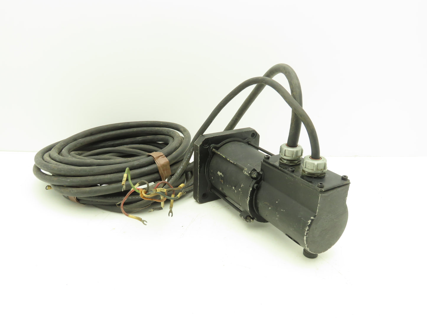 Toshiba RA10M AC Servo Motor 200W 3000 RPM 14mm Shaft