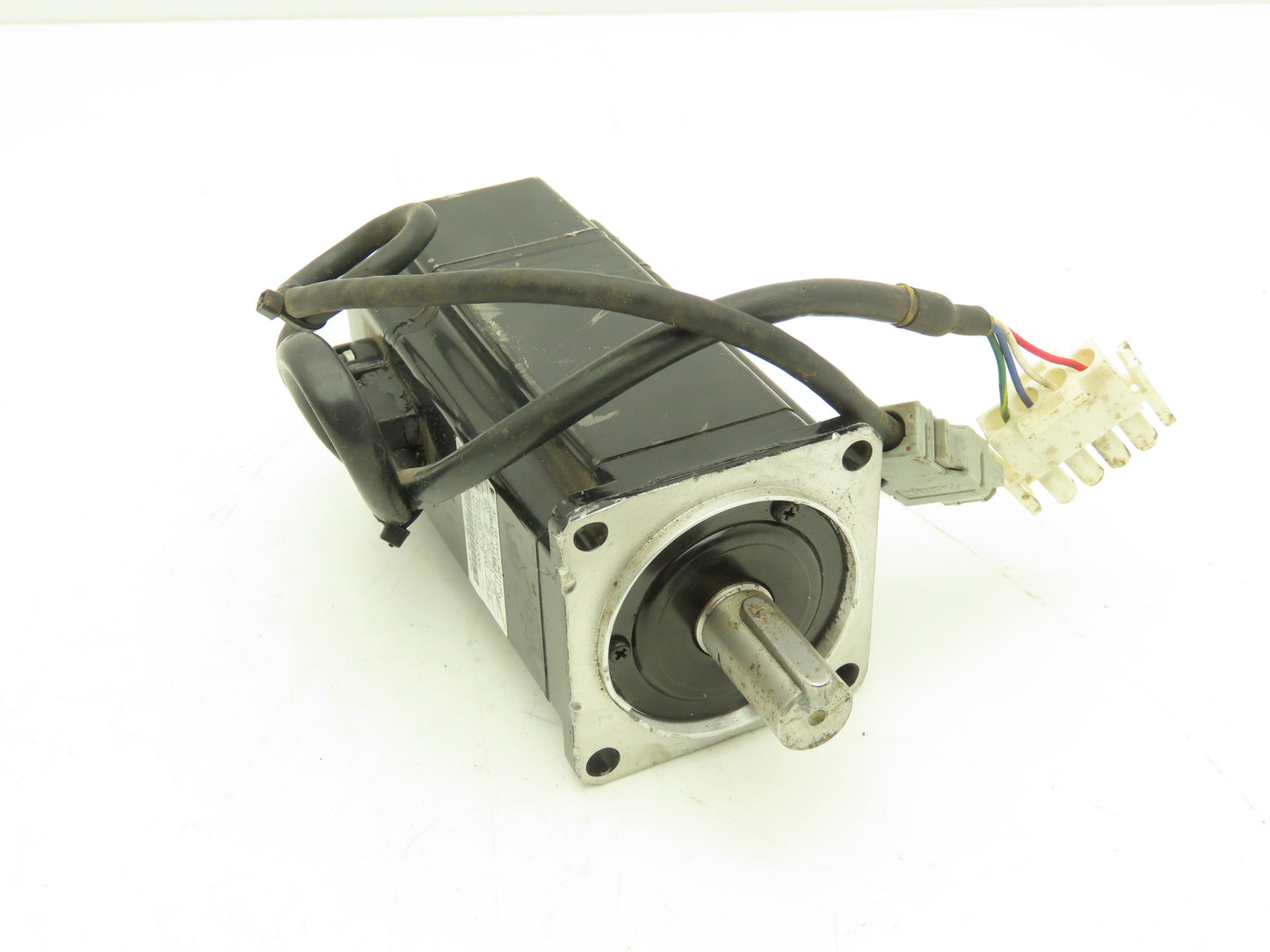 Yaskawa SGMAH-04AAA41-Y2 AC Servo Motor 200V 400W 3000 RPM
