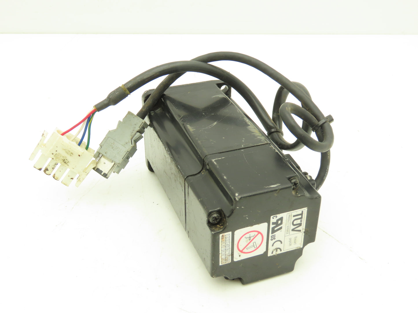 Yaskawa SGMAH-04AAA41-Y2 AC Servo Motor 200V 400W 3000 RPM