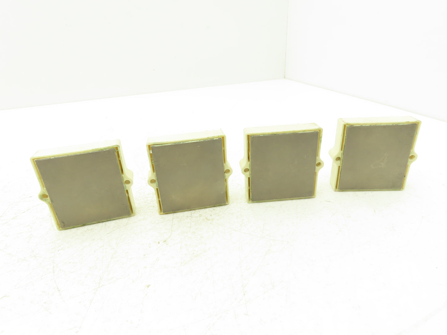 UXP/600 3R9K Ultra High Power Resistor Partial Discharge 600W  Lot of 4