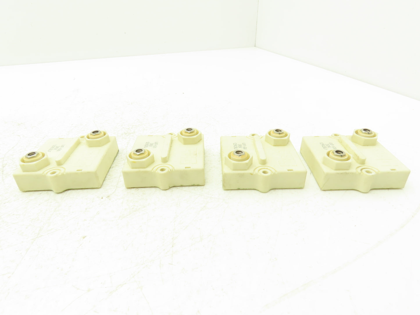 UXP/600 3R9K Ultra High Power Resistor Partial Discharge 600W  Lot of 4