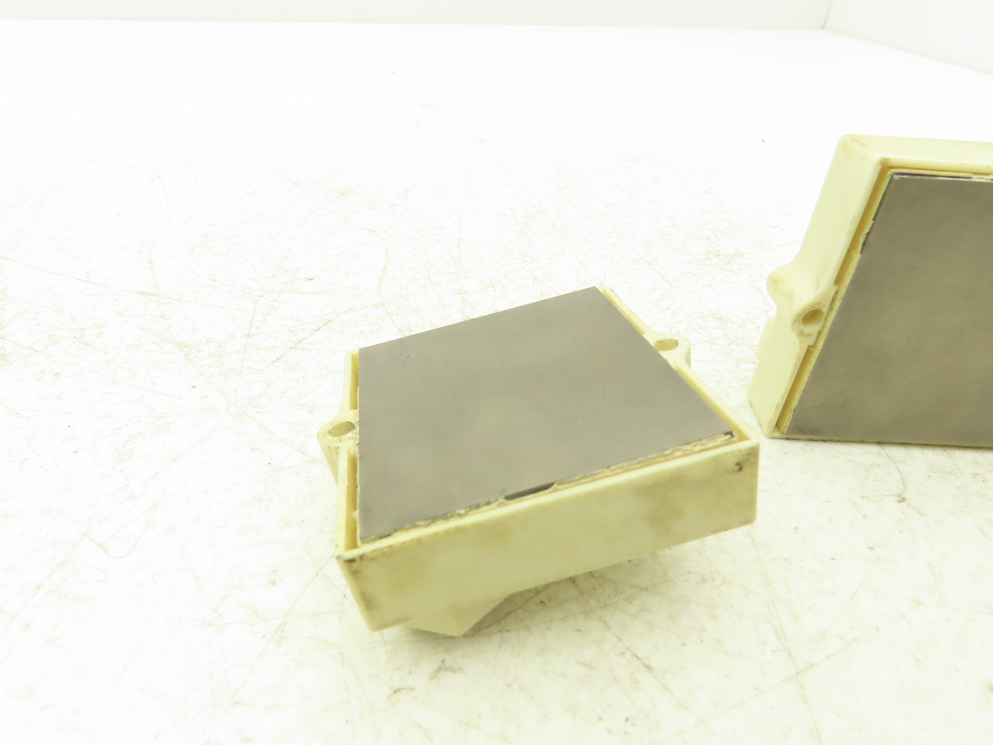 UXP/600 2RK Ultra High Power Resistor 600W (3)2RK (1)SK6K  Lot of 4