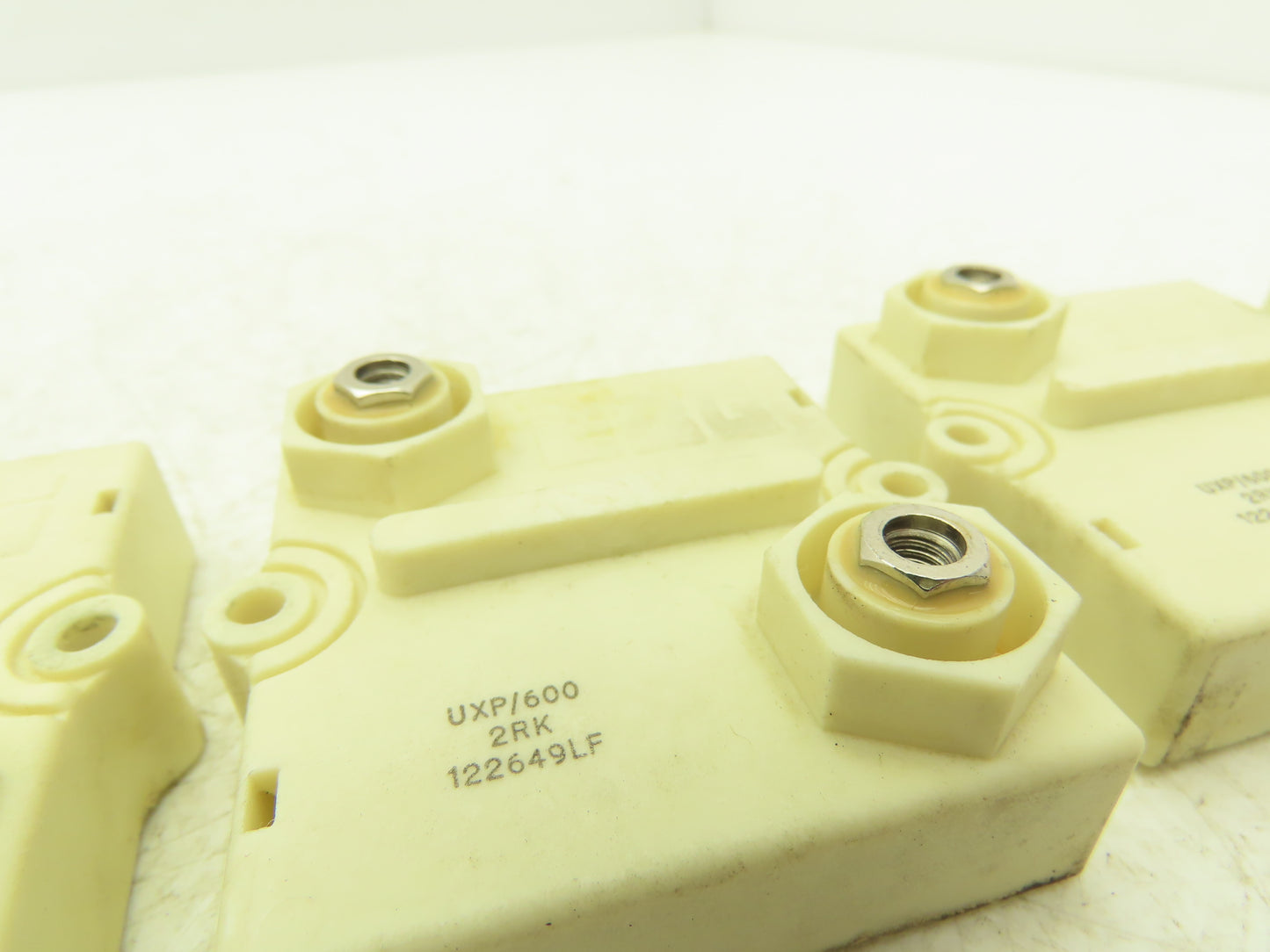 UXP/600 2RK Ultra High Power Resistor 600W (3)2RK (1)SK6K  Lot of 4