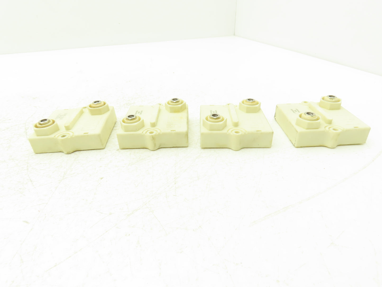 UXP/600 2RK Ultra High Power Resistor 600W (3)2RK (1)SK6K  Lot of 4