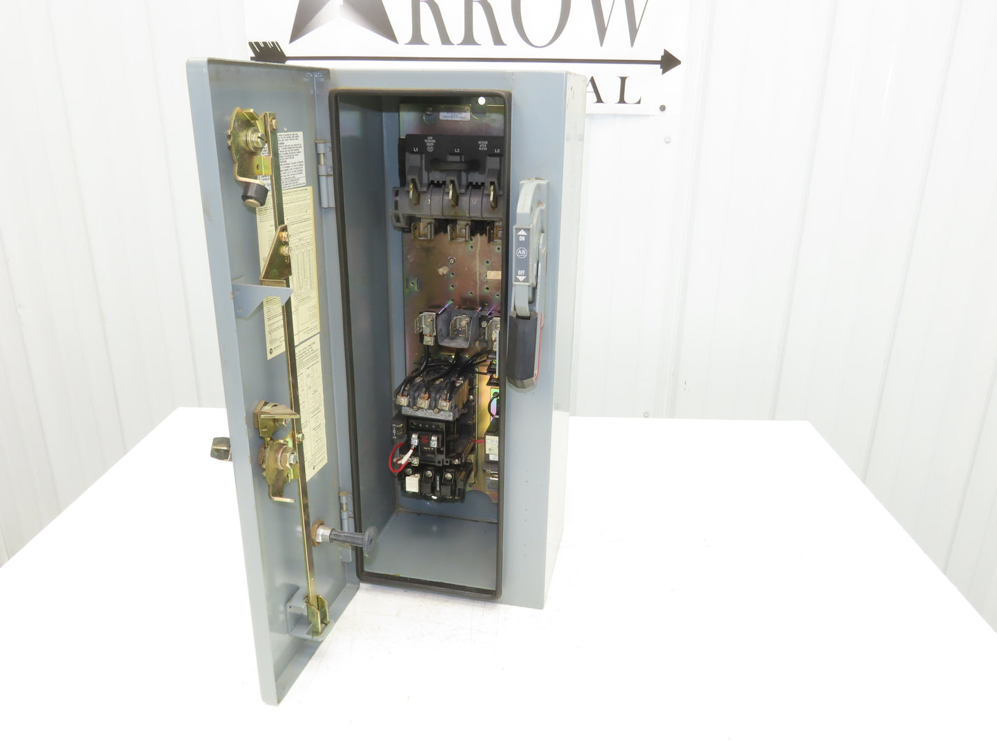 Allen-Bradley 512-BJB-6P-24R Combination Starter Fusible 600V 3PH 10HP