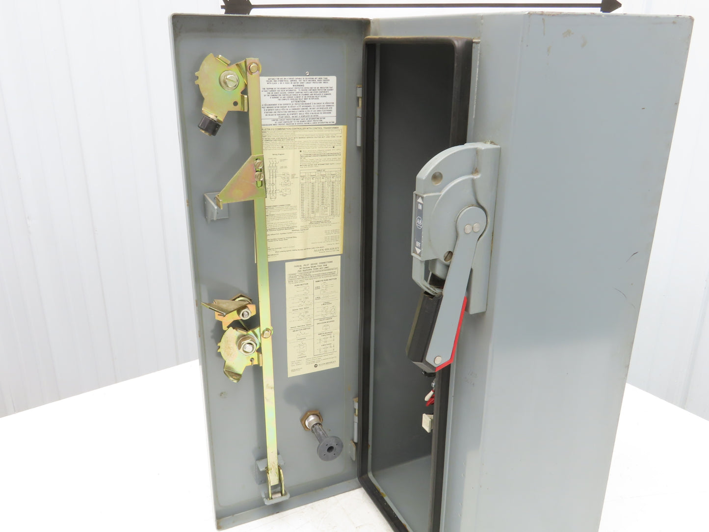 Allen-Bradley 512-BJB-6P-24R Combination Starter Fusible 600V 3PH 10HP