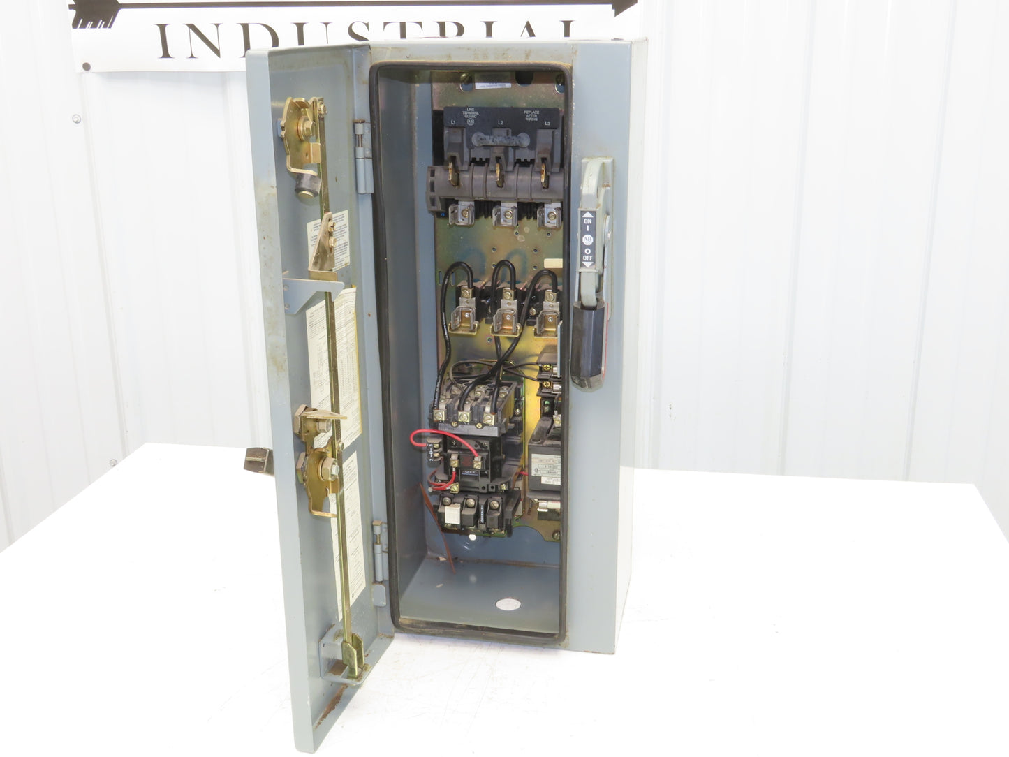 Allen-Bradley 512-BJB-6XP-24R Combination Starter Fusible 600V 3PH 10HP