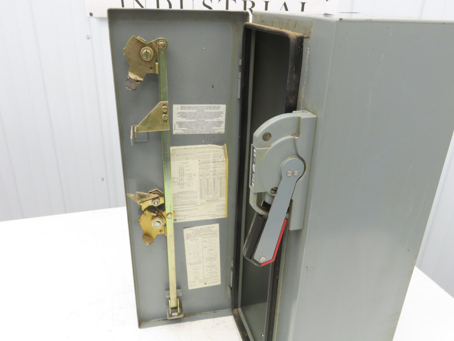 Allen-Bradley 512-BJB-6XP-24R Combination Starter Fusible 600V 3PH 10HP