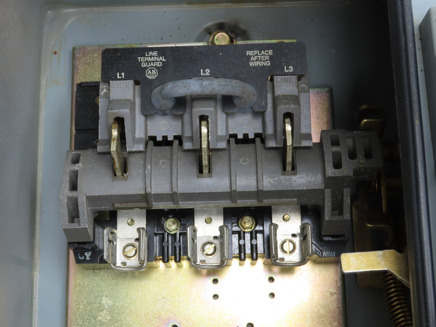 Allen-Bradley 512-BJB-6P-24R Combination Starter Fusible 600V 3PH 10HP Ser D