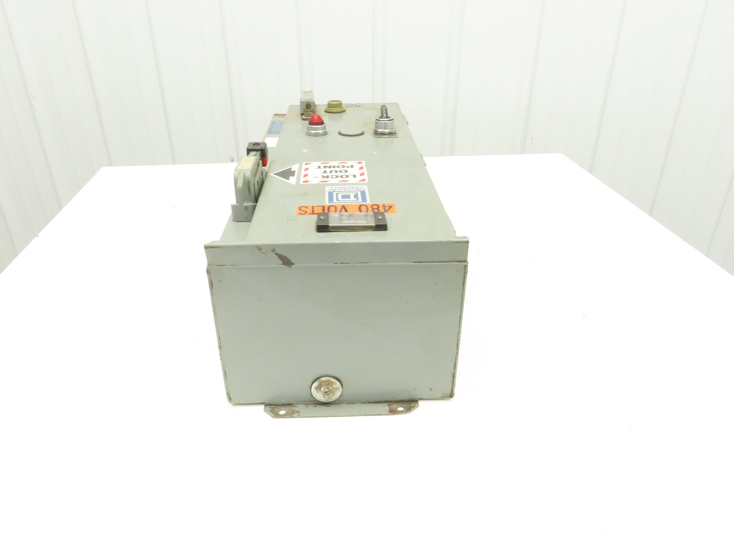 Allen Bradley 30072-309-04-B Combination Starter Fusible 600V 3PH 25HP Size 2
