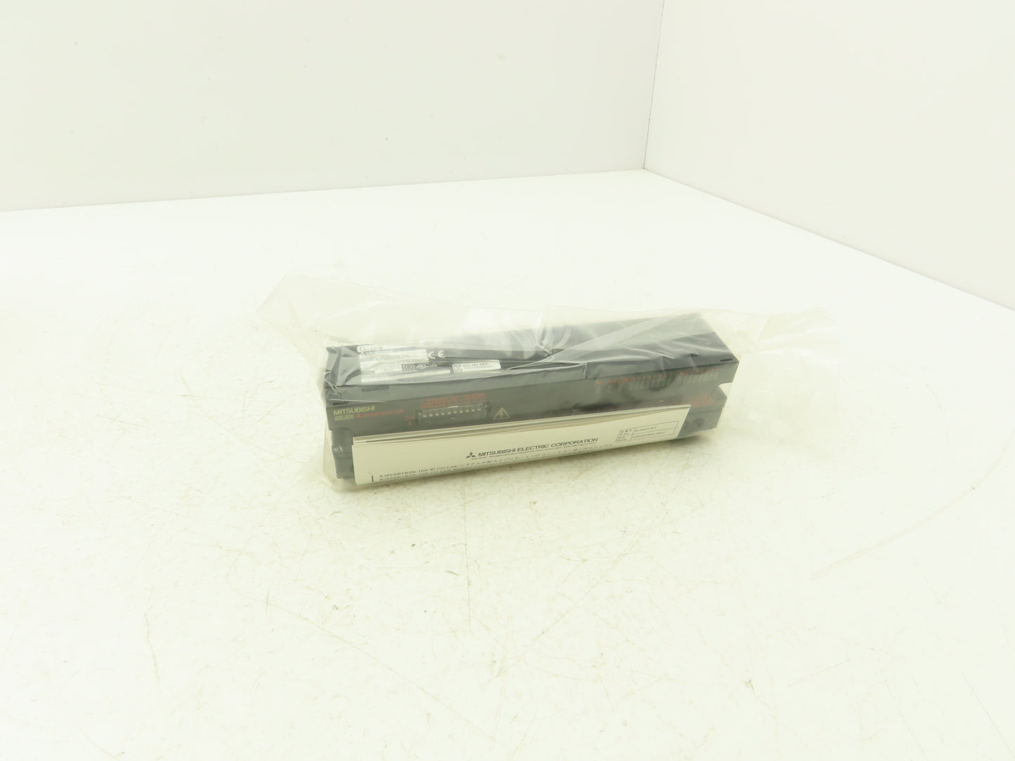 Mitsubishi AJ65SBTB2N-16R PLC CC-Link Systems Remote Input/Output Terminal Block
