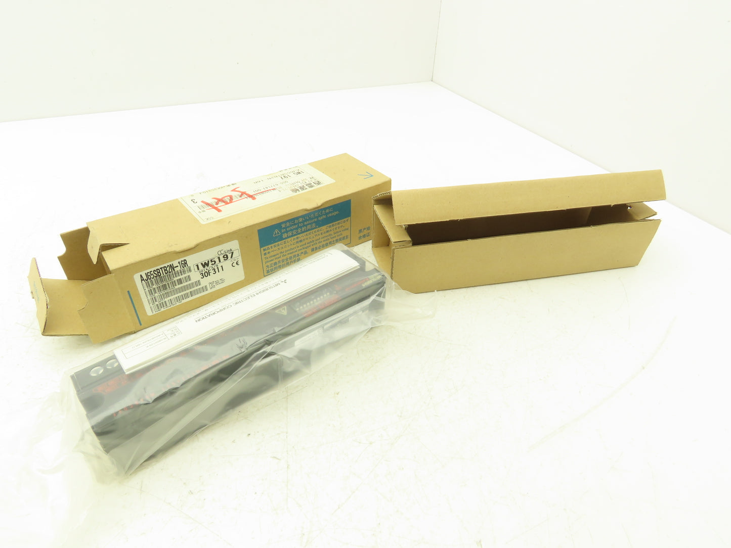 Mitsubishi AJ65SBTB2N-16R PLC CC-Link Systems Remote Input/Output Terminal Block