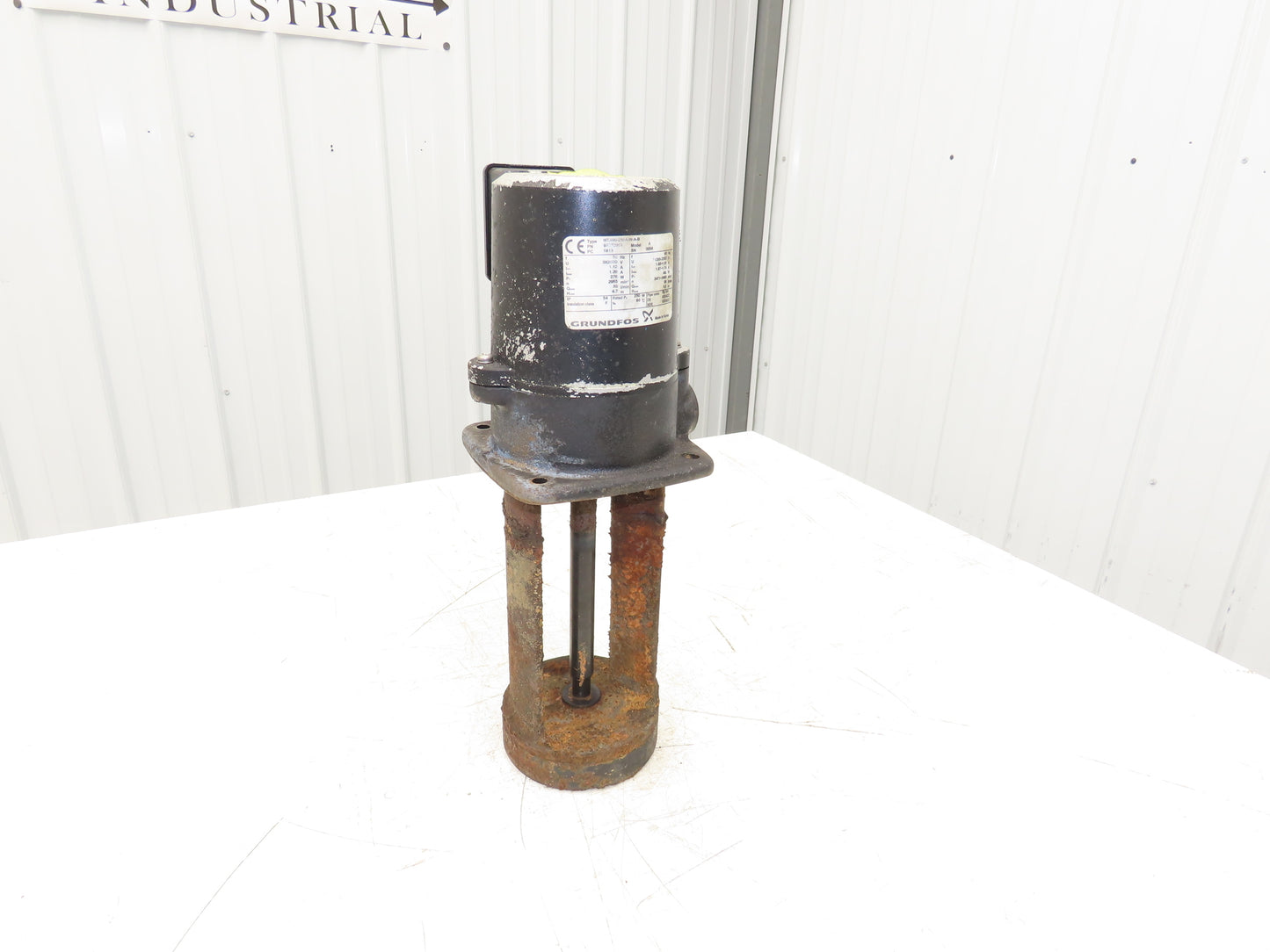 Grundfos MTA90-250A-W-A-B Immersion Coolant Pump 96L/min 10" Depth 460W 220V 3PH