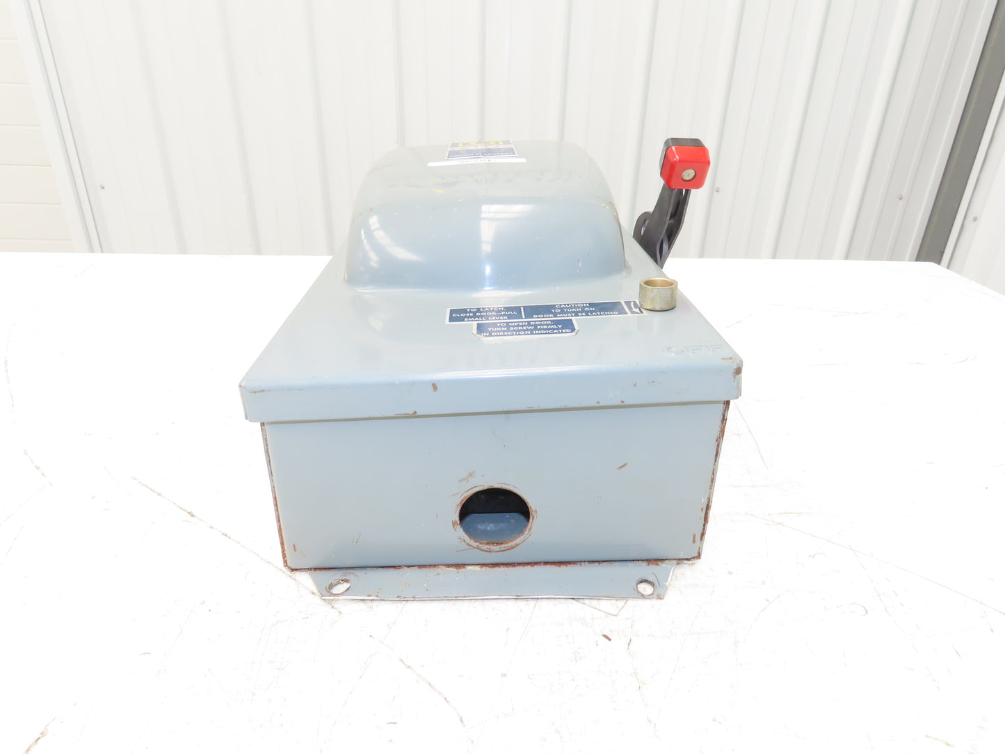 Square D HU362AWK Safety Disconnect Switch 60 Amp 600V 3 Pole W/Fuse block Added