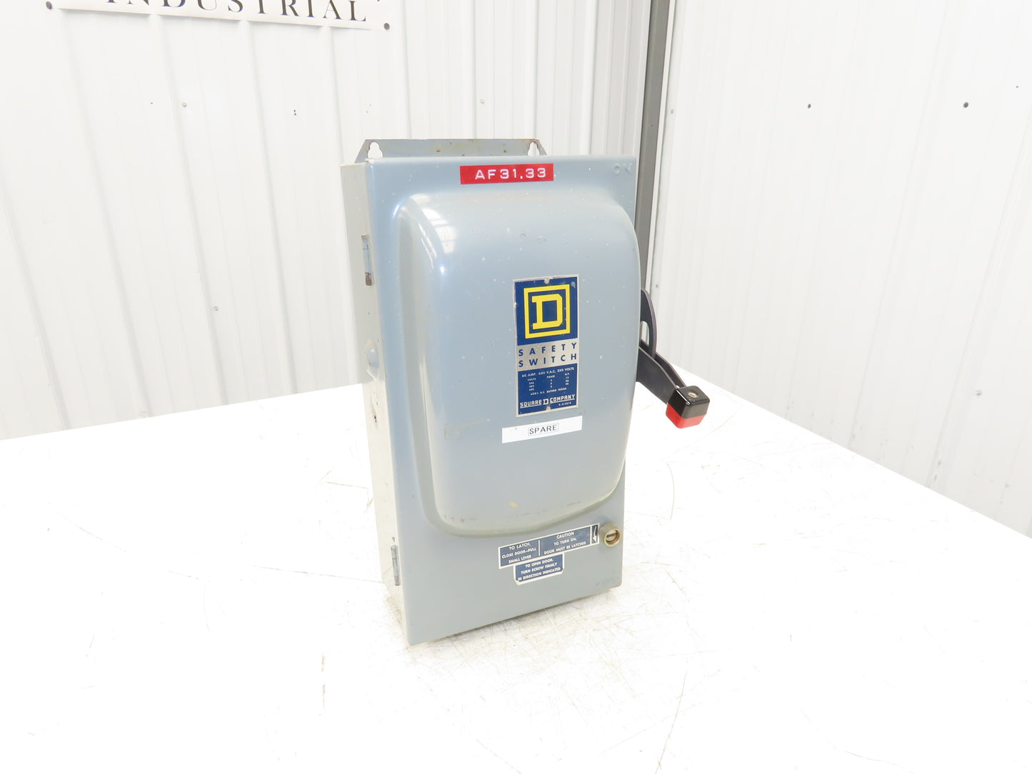 Square D HU362AWK Safety Disconnect Switch 60 Amp 600V 3 Pole W/Fuse block Added