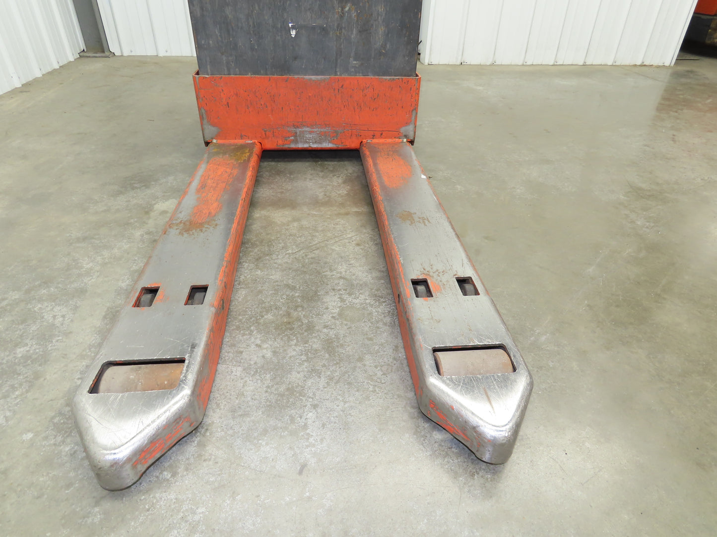 Toyota 7HBW23 Electric Pallet Jack 4500 lb 45" Forks 8.5" Lift 24V 2140H