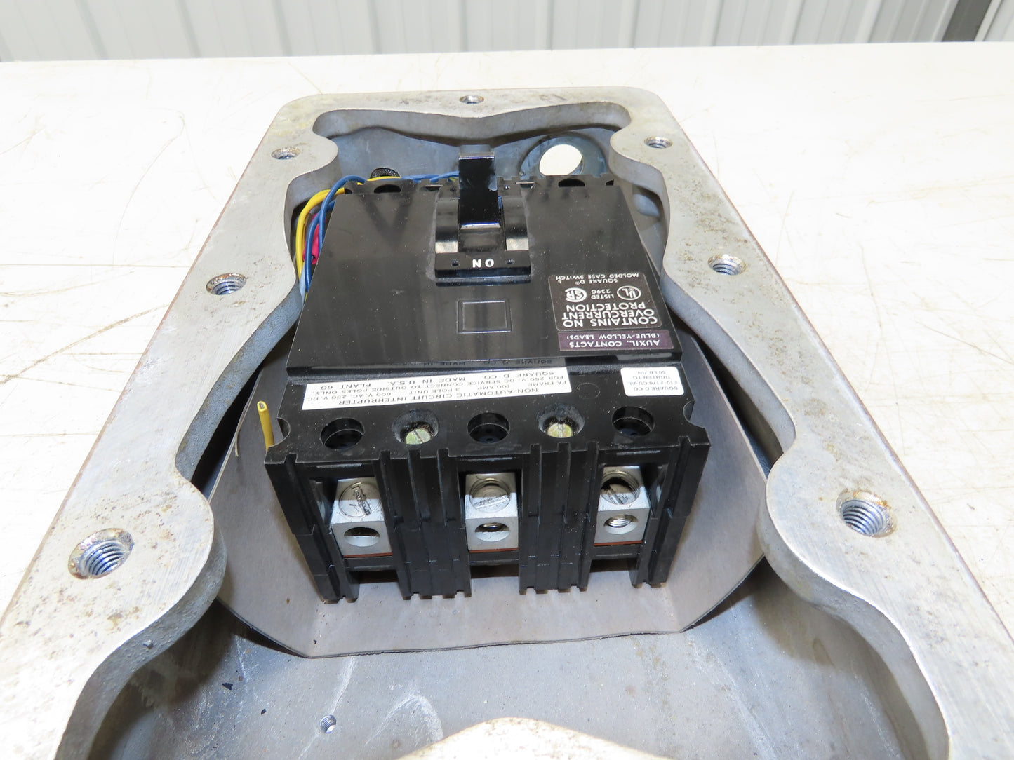 Square D H-100-XFA Explosion Proof Circuit Breaker Switch Enclosure 100A 600VAC
