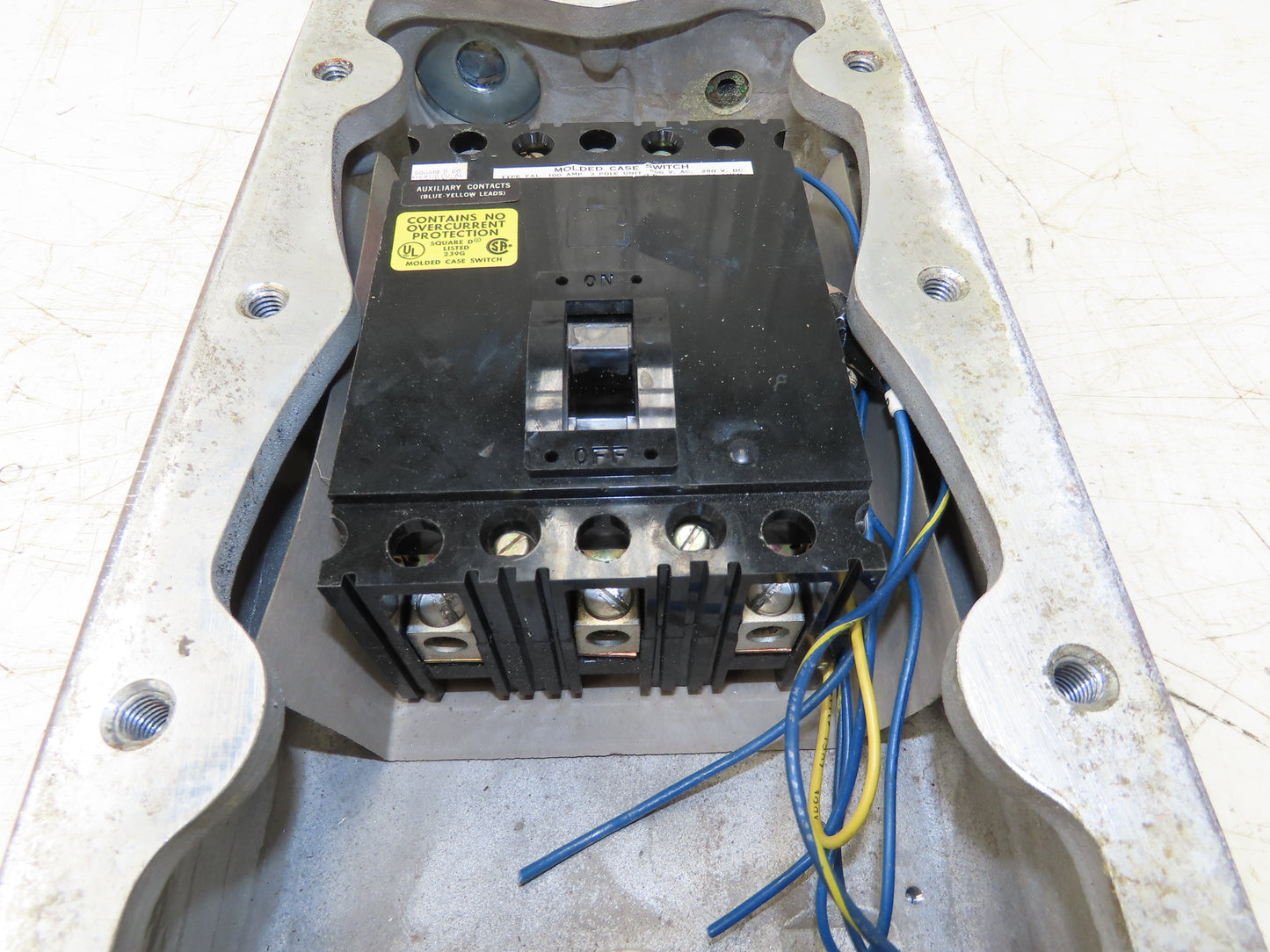Square D H-100-XFA Explosion Proof Circuit Breaker Switch Enclosure 100A 600VAC