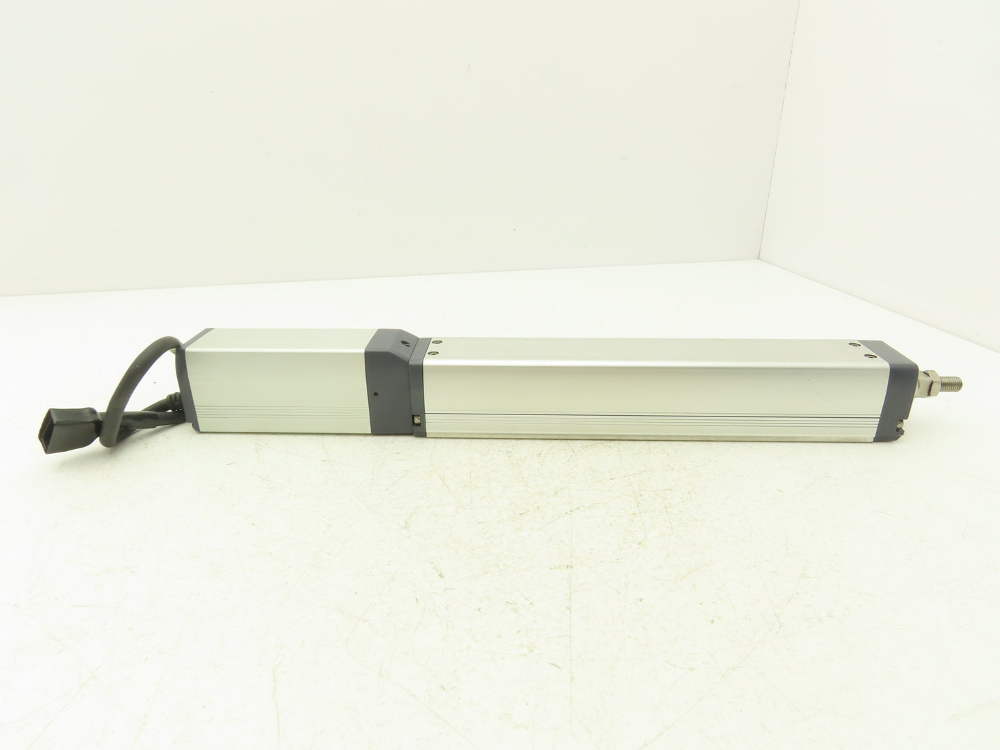 IAI RCP4-RA5C-I-42P-6-200-P3-M-B Motorized Ball Screw Robo Cylinder 200mm Stroke