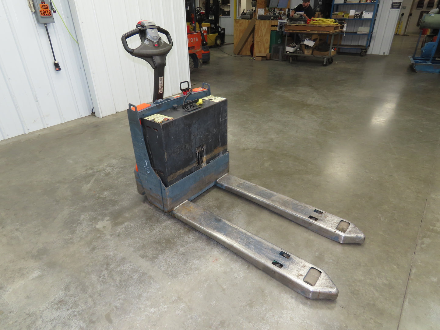 Toyota 8HBW23 Electric Walkie Pallet Jack 4500 lb 45" Forks 8.5" Lift 24V 1590H