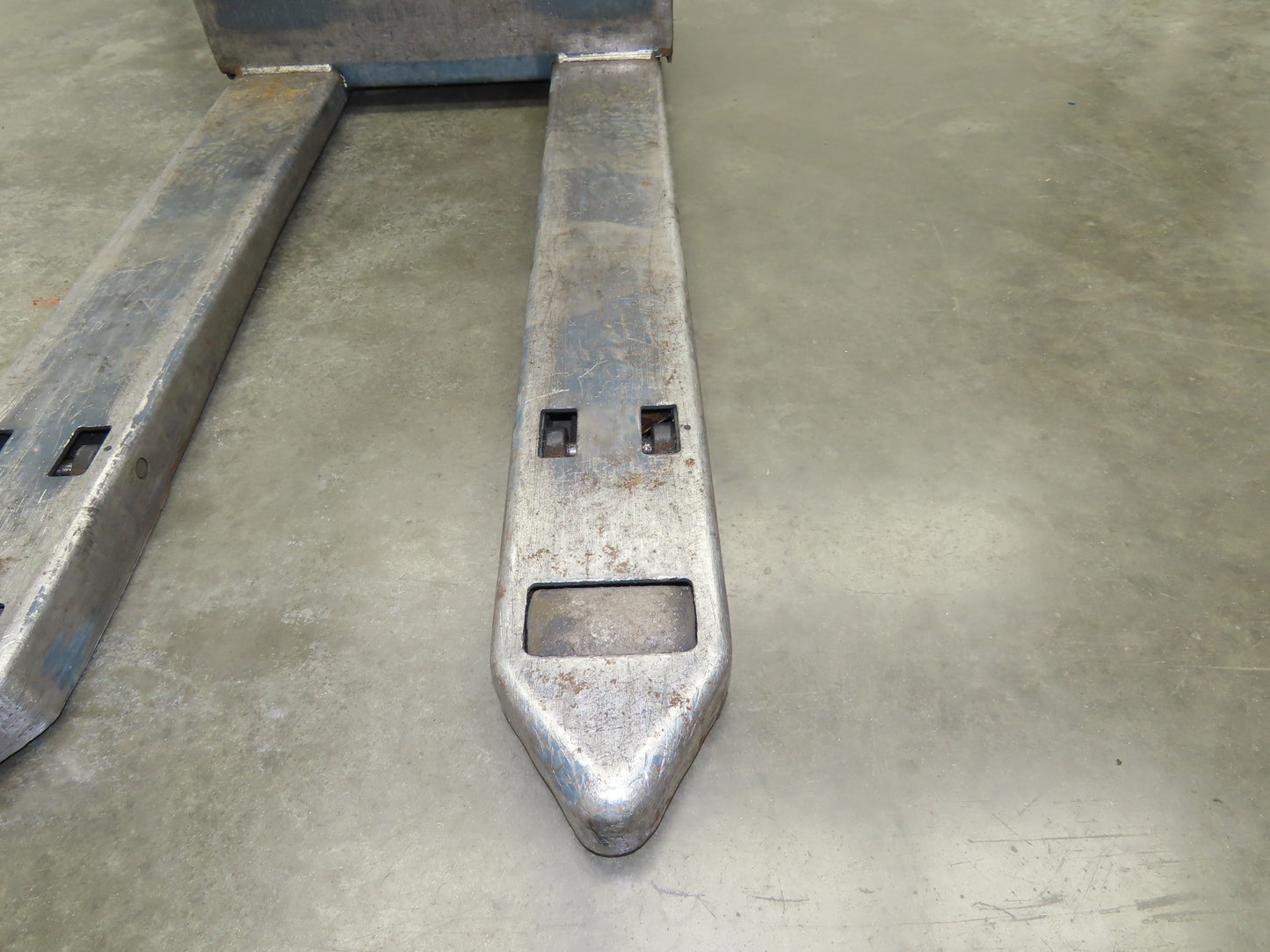 Toyota 8HBW23 Electric Walkie Pallet Jack 4500 lb 45" Forks 8.5" Lift 24V 1590H